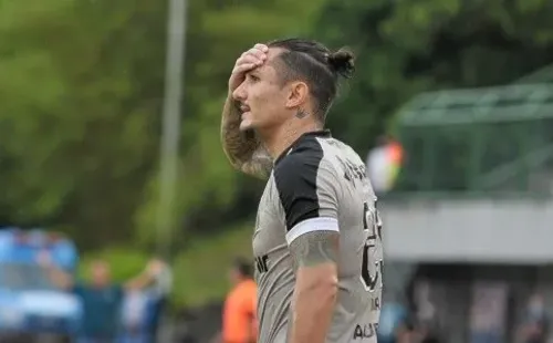 Vina também se posicionou sobre as especulações de ‘crise’ no Vozão – Foto: Jhony Pinho/AGIF