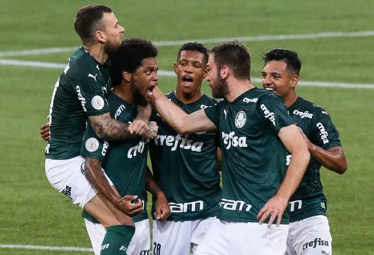 Palmeirenses festejam gol. (Foto: Getty Images)