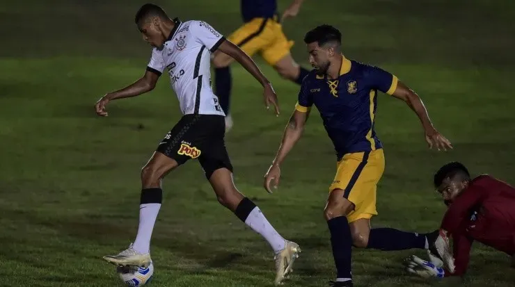 Varanda chegou a fazer bons jogos com Mancini - Foto: Thiago Ribeiro/AGIF.