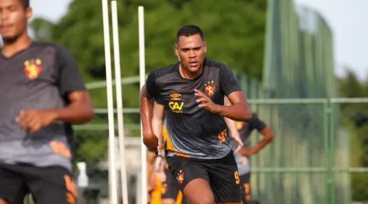 Mikael: multado pela diretoria (Foto: Anderson Stevens/Sport Club do Recife/Divulgação)