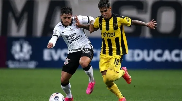 Facundo Torres foi o destaque do Peñarol nas 2 vitórias diante do Corinthians - Foto: Getty Images.