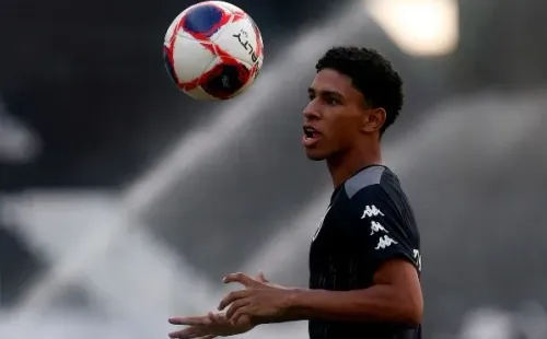 PV foi vendido ao Inter por R$ 2,6 milhões, confessa Durcésio Mello (Foto: Vitor Silva/Botafogo)