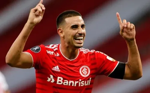 Galhardo está na reserva do Inter de Diego Aguirre (Foto: Silvio Avila – Pool/Getty Images Brazil)
