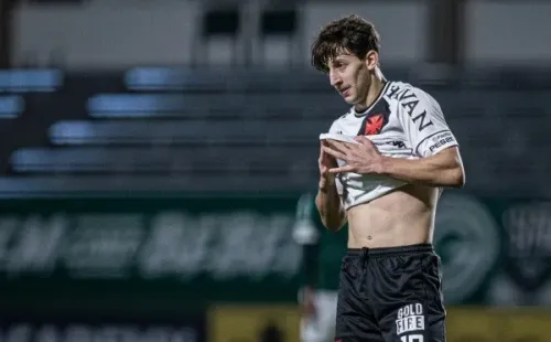 Vasco vem batalhando na Série B em 2021, o que complicou a vida de Jorge Salgado fora dos campos (Foto:Heber Gomes/AGIF)