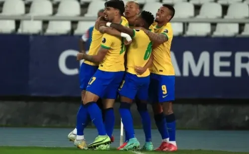 Seleção Brasileira comemorando gol. (Foto: Getty Images)