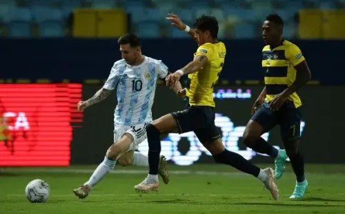 Messi em campo pela Argentina. (Foto: Getty Images)