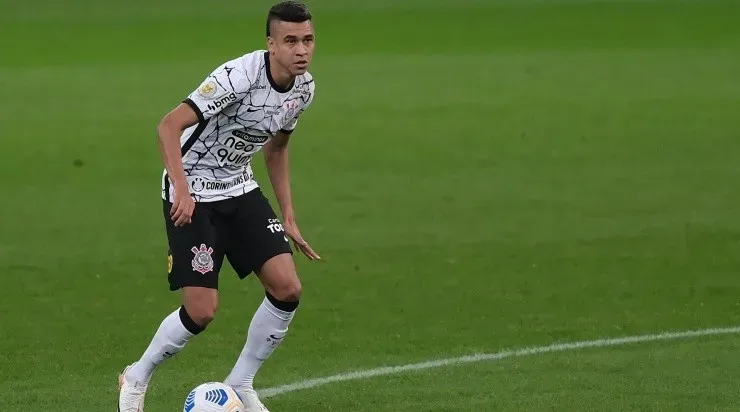 Cantillo: pedido da direção gaúcha (Foto: Marcello Zambrana/AGIF)