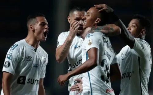Jogadores do Santos comemoram gol. Foto: Getty Images