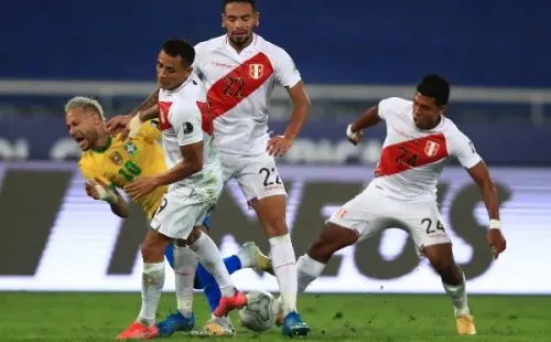 Brasil em campo contra o Peru, na semifinal da Copa América. (Foto: Getty Images)