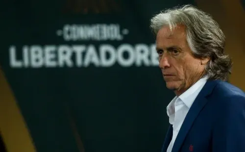 Jorge Jesus em campo pelo Flamengo na Libertadores. (Foto: Getty Images)