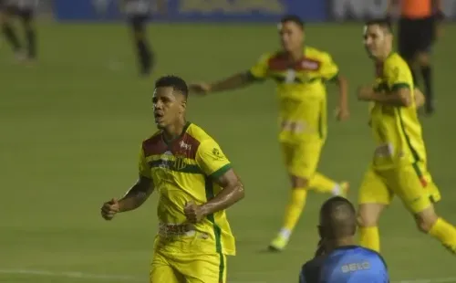 Comemoração de gol do Sampaio Corrêa. Foto: Josemar Gonçalves/AGIF