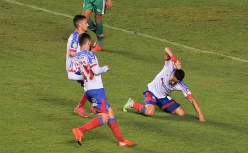 Bahia comemorando gol da vitória no Brasileirão. (Foto: Jhony Pinho/AGIF)