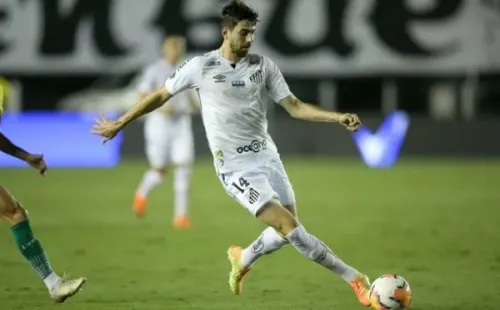 Luan Peres em campo pelo Santos. Foto: Getty Images