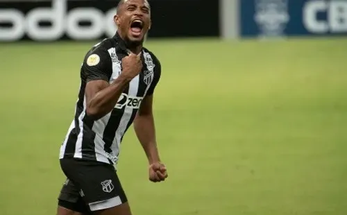 Saulo Mineiro foi vendido por 1,5 milhão de dolares – Foto:Kely Pereira/AGIF