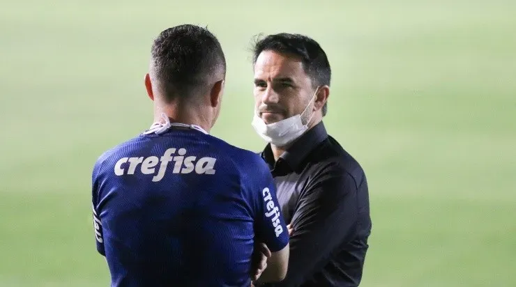 Caetano descartou o meia ex-dupla Grenal (Foto: Fernando Moreno/AGIF)