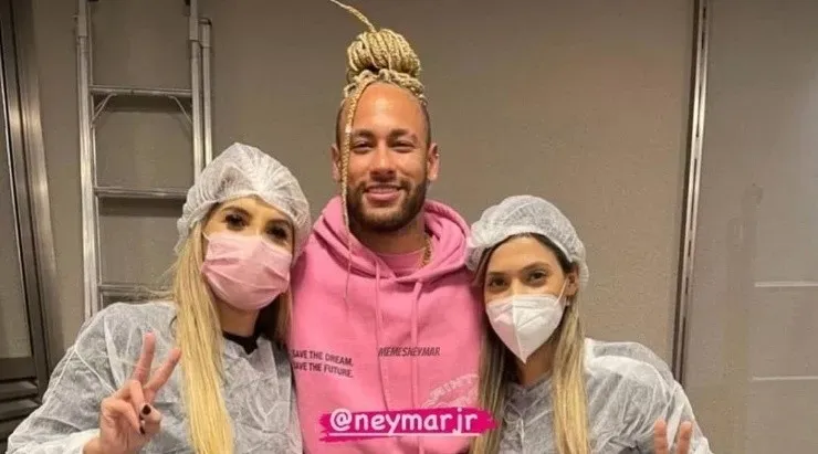 Neymar apareceu com um cabelo diferente nesta quinta-feira (15) (Foto: Reprodução/Instagram)