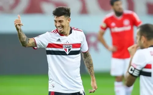 Rigoni embarcou para Buenos Aires e deve ser titular no ataque do São Paulo (Foto:Pedro H. Tesch/AGIF)