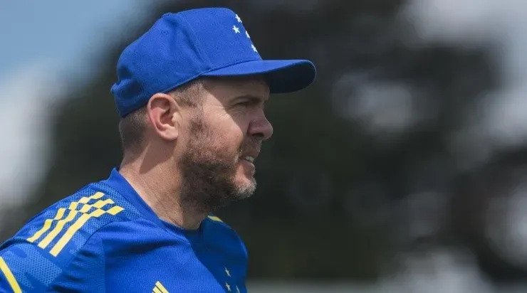 Para Luxemburgo chegar a Raposa, Mozart terá que pedir demissão do Cruzeiro. Foto: Gustavo Aleixó/ Cruzeiro