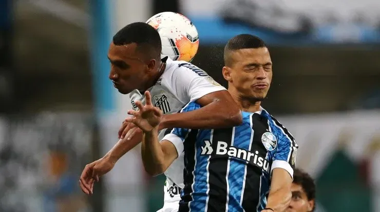 Darlan não deve ser negociado pelo Grêmio. (Foto: Diego Vara - Pool/Getty Images)