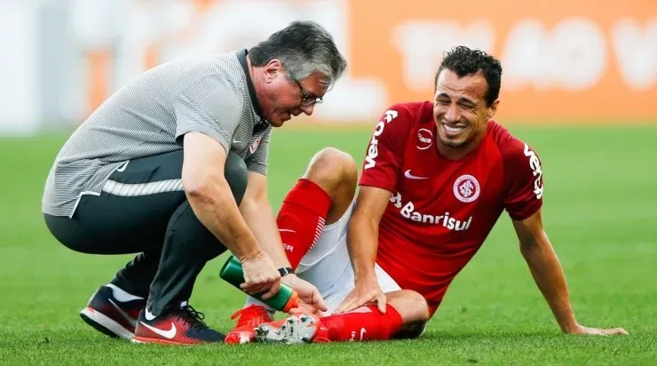 O artilheiro deve definir sua situação nos próximos meses. (Foto: Alexandre Schneider/Getty Images)