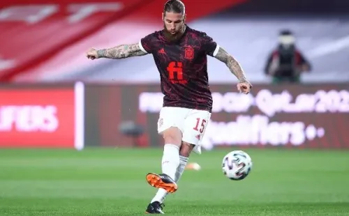 Sergio Ramos tem estreia adiada no PSG. (Foto: Getty Images)