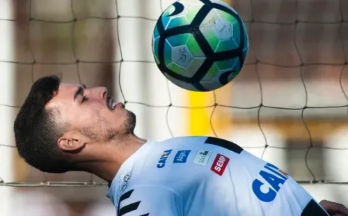 Zeca foi formado no CT Rei Pelé, mas saída causou alvoroço por promessas não cumpridas no Peixe (Foto: Ivan Storti/Santos FC)