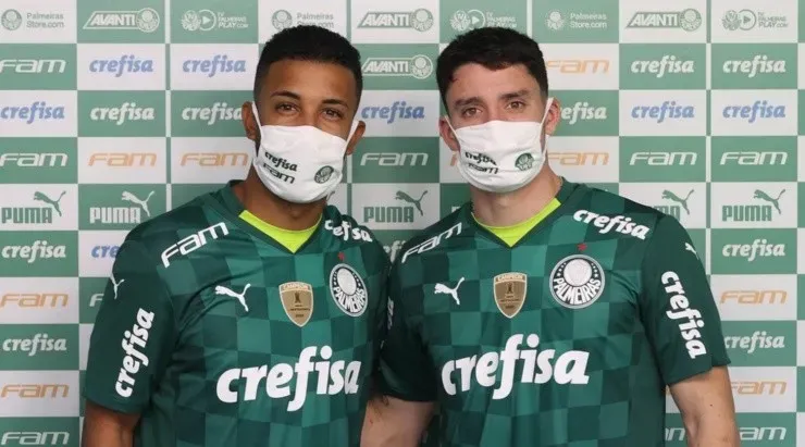 Jorge e Joaquín Piquerez disputarão uma vaga na lateral-esquerda do Palmeiras. Foto: César Greco/ Palmeiras