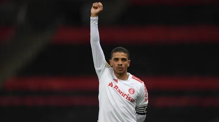 Camisa 10 voltou a marcar com a camisa colorada (Foto: Ricardo Duarte/Inter/Divulgação)