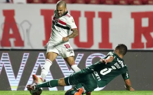 Daniel Alves em campo pelo São Paulo. (Foto: Getty Images)