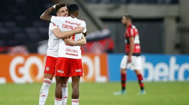 Jogadores do Internacional comemoram gol na goleada sobre o Flamengo (Foto: Getty Images)