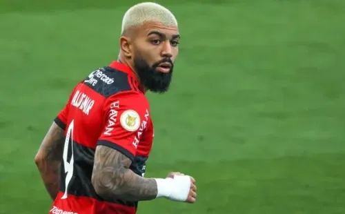 Gabigol em campo pelo Fla. (Foto: Marcello Zambrana/AGIF)