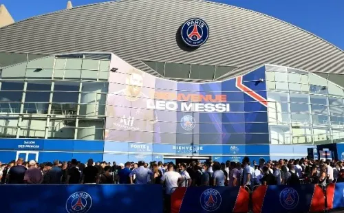 Torcida do PSG fora do estádio. (Foto: Getty Images)