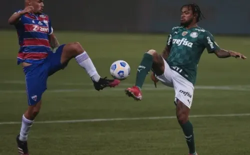 Fortaleza em campo contra o Palmeiras. (Foto: AGIF)