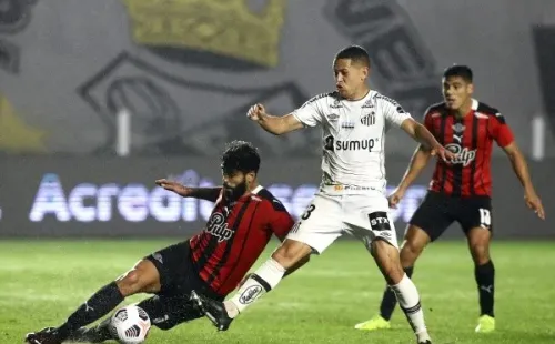 Marcos Guilherme, jogador do Santos em campo pela Libertadores. (Foto: Getty Images)