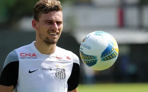 Lucas Lima teve boa passagem pelo Santos, onde foi bicampeão paulista como titular (Foto:Ivan Storti/Santos FC)