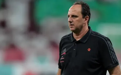 Rogério Ceni está desempregado desde que saiu do Flamengo há dois meses (Foto: Thiago Ribeiro/AGIF)