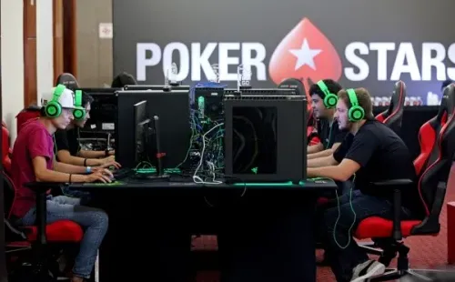 Stand de e-sports durante etapa presencial do BSOP (Foto: Divulgação/BSOP)