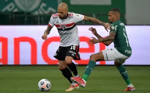 Daniel Alves em campo contra o Palmeiras. (Foto: Getty Images)
