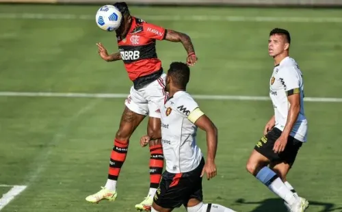 Sport em campo pelo Brasileirão contra o Flamengo. (Foto: Thiago Ribeiro/AGIF)