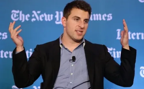 Os interessados em hospedar algum refugiado poderão entrar em contato direto com o CEO da Airbnb por meio das redes sociais. (Imagens: Getty Images)