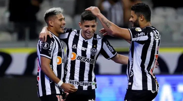 Comemoração dos jogadores contra o River Plate (Foto: Getty Images)