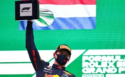 Max Verstappen comemora vitória no GP da Bélgica. (Foto: Getty Images)