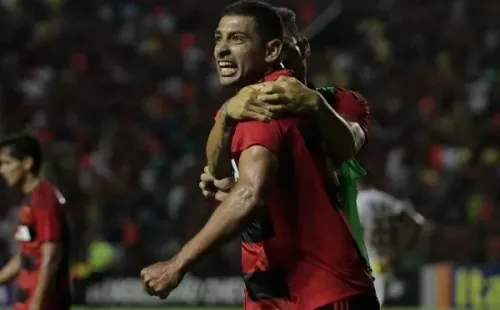 Centroavante fez sucesso pelo Sport de 2014 a 2017 (Foto: Clélio Tomaz/AGIF)