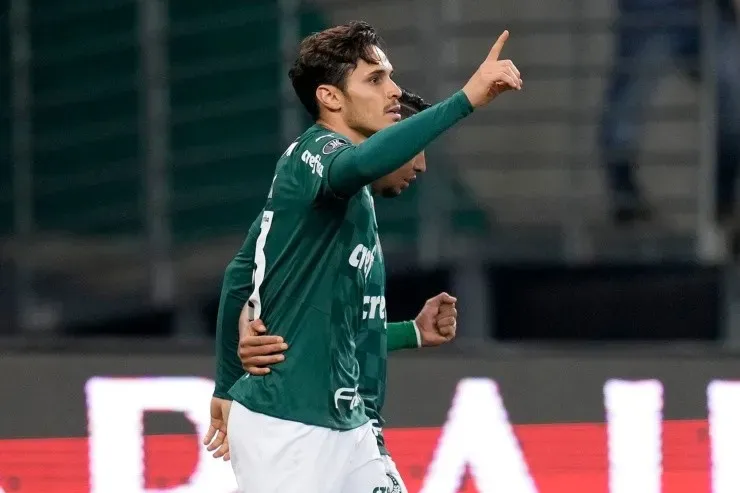 Raphael Veiga festeja gol contra o São Paulo. (Foto: Getty Images)