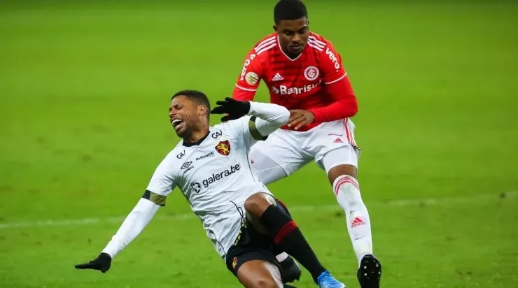 Lucas Ribeiro: não ficará no Colorado (Foto: Pedro H. Tesch/AGIF)