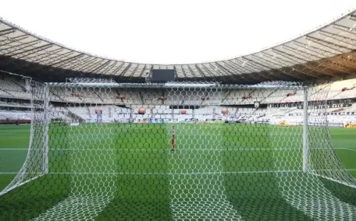 Clubes e prefeitura de BH definem a volta de torcida aos estádios. (Foto: Fernando Moreno/AGIF)