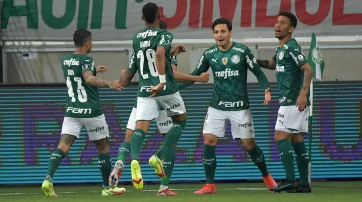 Comemoração dos jogadores do Palmeiras (Foto: Getty Images)