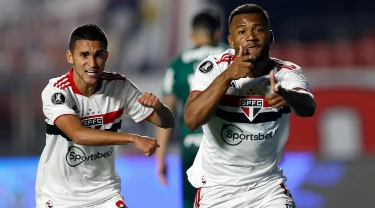 Jogadores do São Paulo comemoram gol (Foto: Getty Images)
