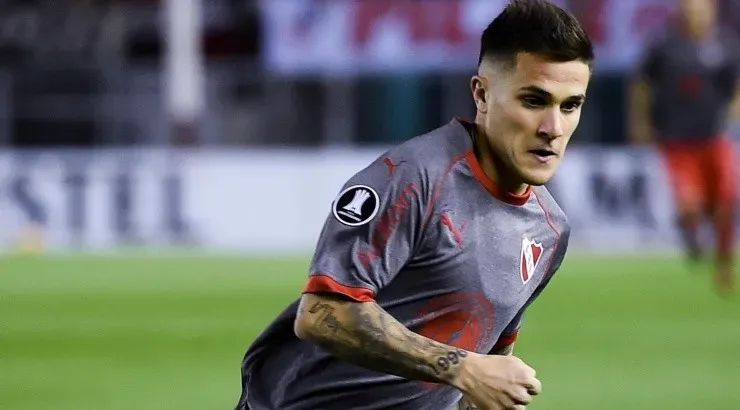 Fabricio Bustos: deve deixar o Independiente de graça (Foto: Marcelo Endelli/Getty Images/Argentina)