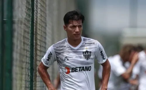 Camisa 21 vem sem espaço com Cuca, mas optou por permanecer no Atlético em busca de chances na reta final de 2021 (Foto: Pedro Souza/Atlético)